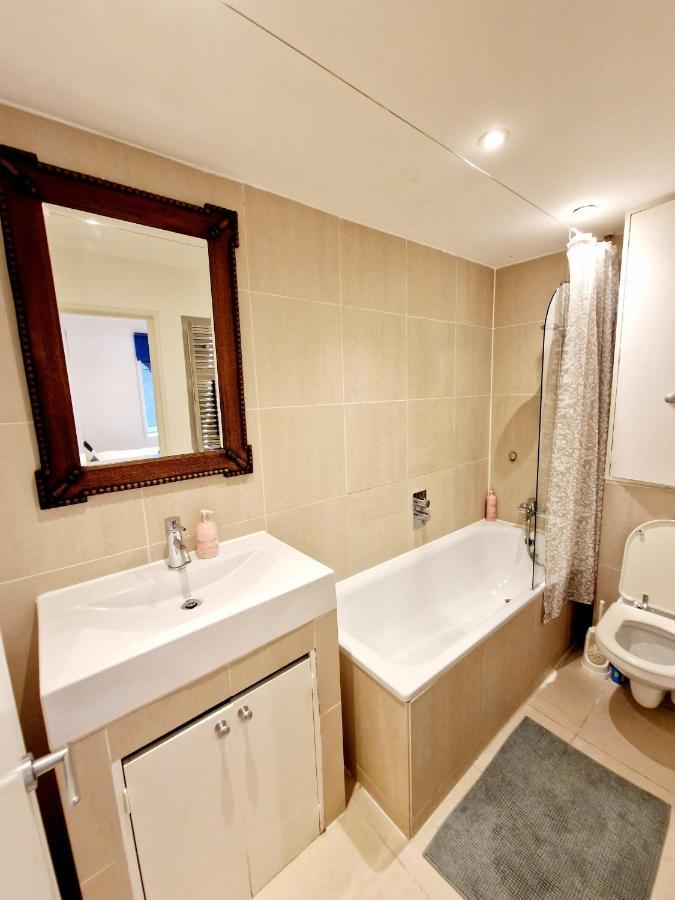 Beautiful Hyde Park Flat By Lancaster Gate Station With Private Back Patio Apartamento Londres Exterior foto